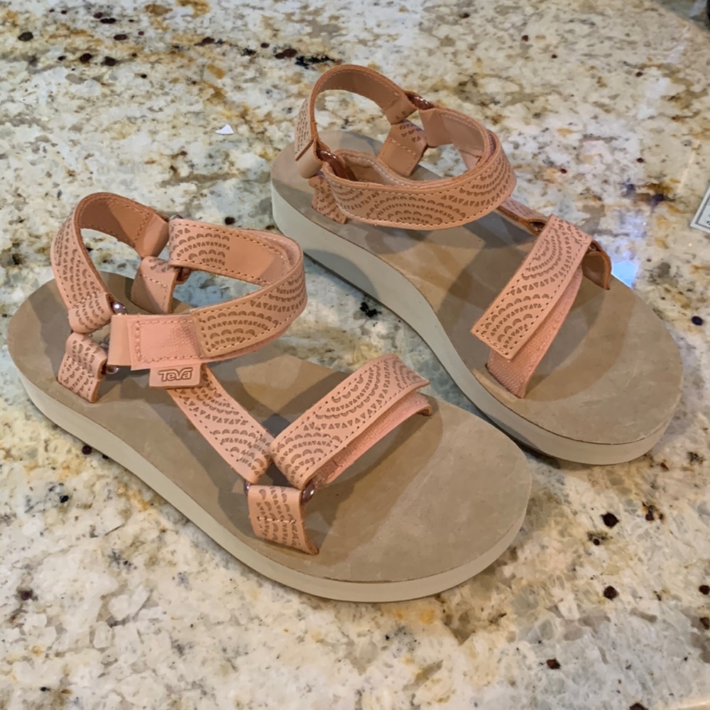 TEVA Woman's Flatform Universal Sandal